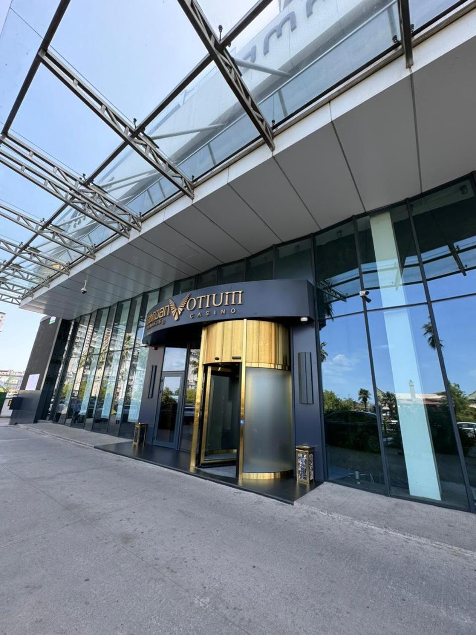 Alliance Palace By Marriott באטומי
